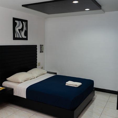 Davao Royal Suites And Residences Eksteriør bilde