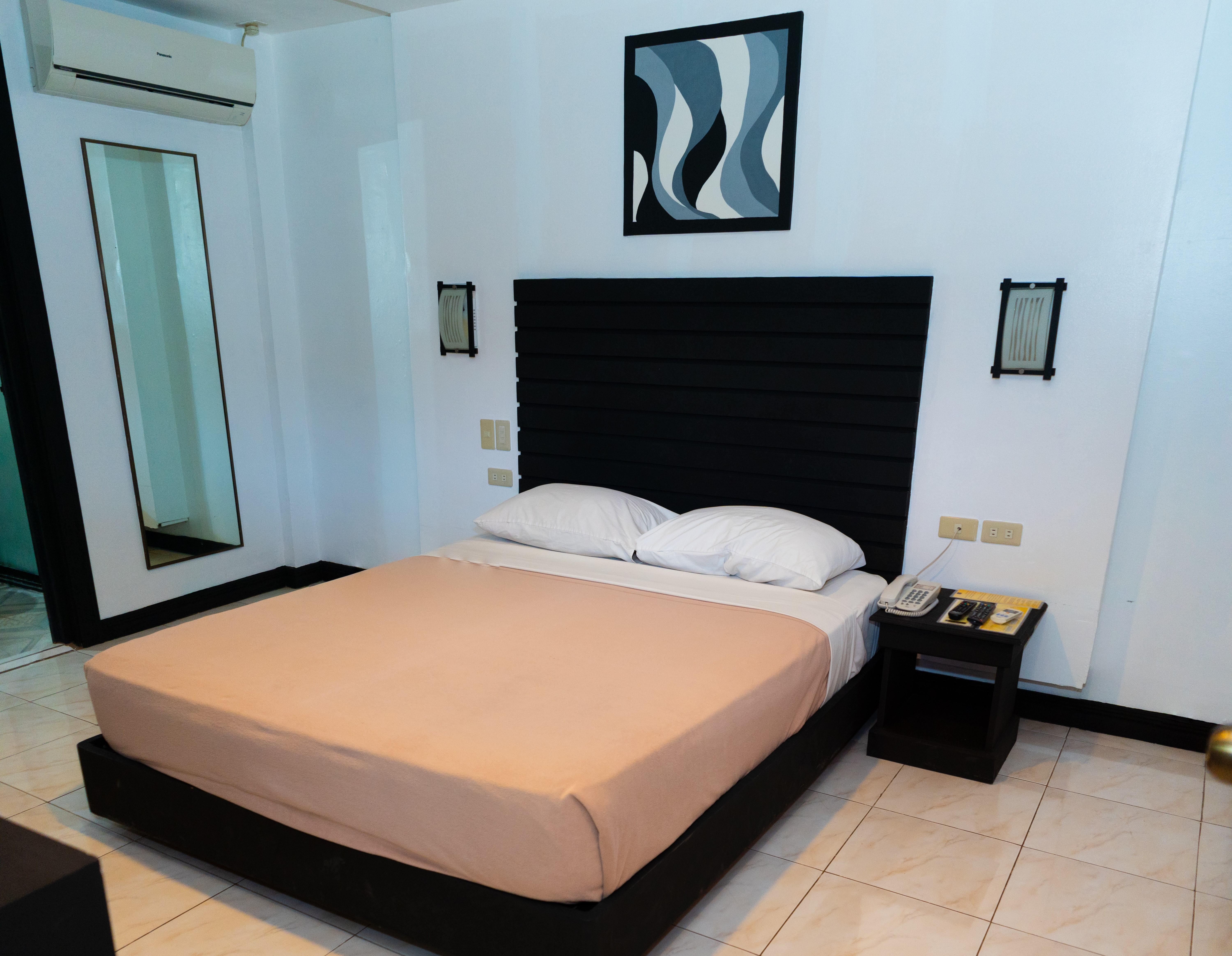 Davao Royal Suites And Residences Eksteriør bilde