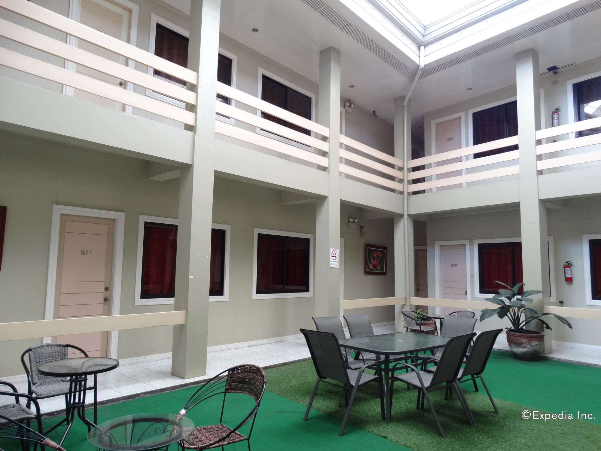 Davao Royal Suites And Residences Eksteriør bilde