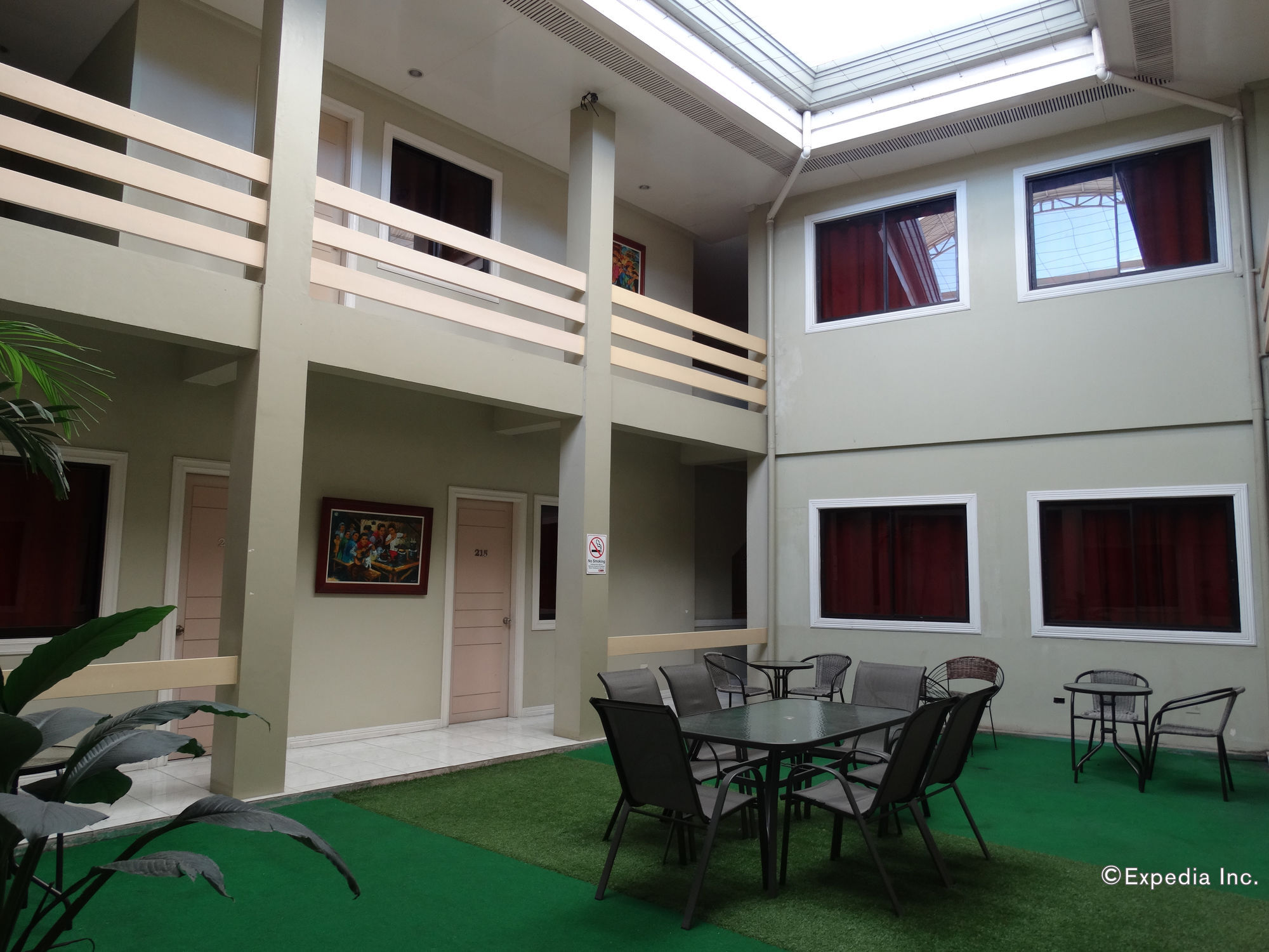 Davao Royal Suites And Residences Eksteriør bilde