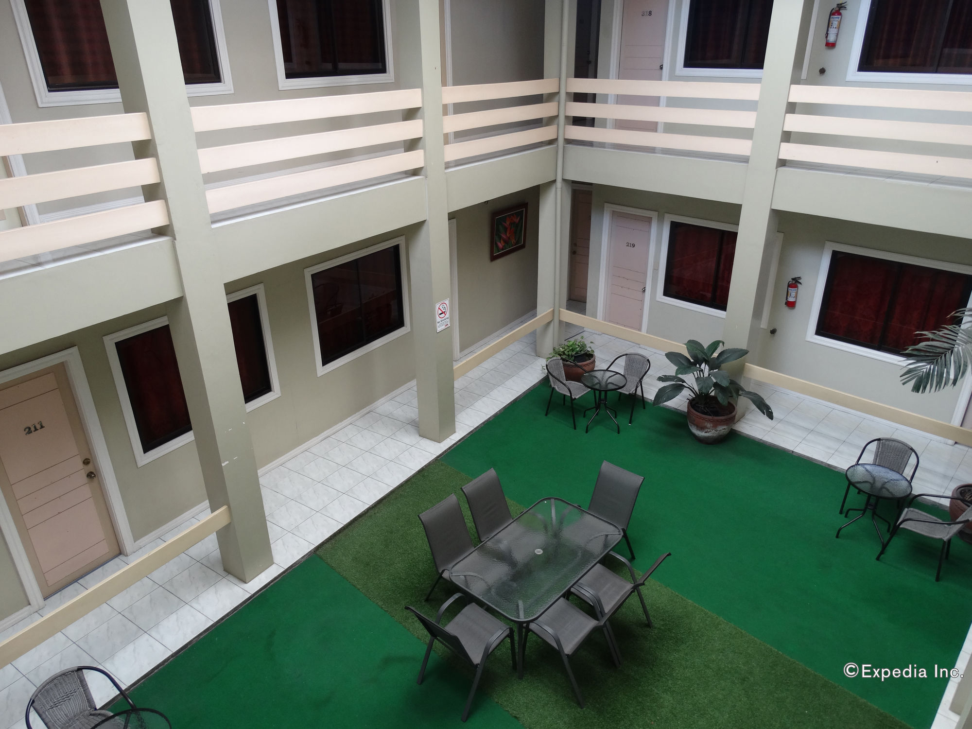 Davao Royal Suites And Residences Eksteriør bilde